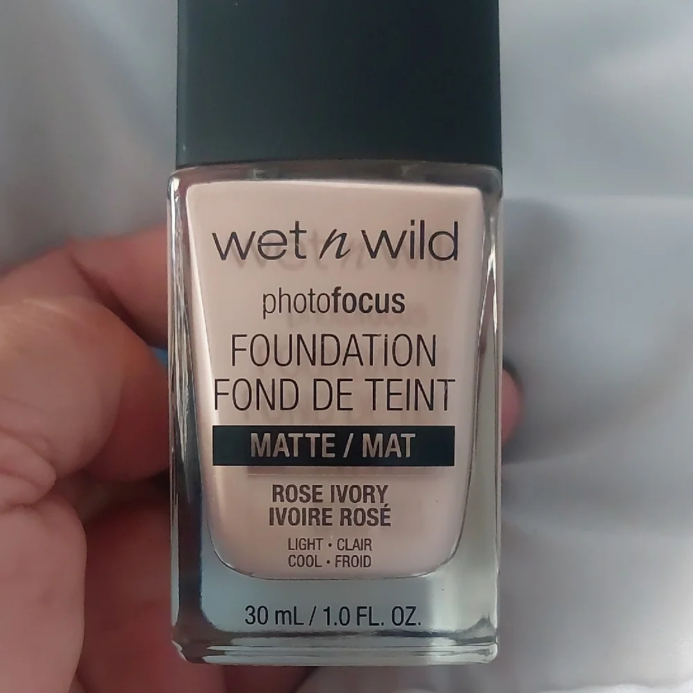 Wet n Wild PhotoFocus‎ Foundation - Light Rose Ivory